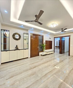 Room in 3 BHK Builder Floor at Indrapuram – for Sale