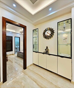 Room in 3 BHK Builder Floor at Indrapuram – for Sale