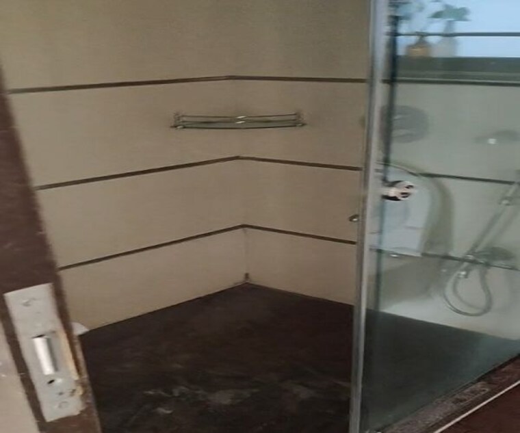 Bathroom, godrej-platinum-mumbai 2 Bedroom 930 Sq.Ft. Apartment In Vikhroli East Mumbai 10007991