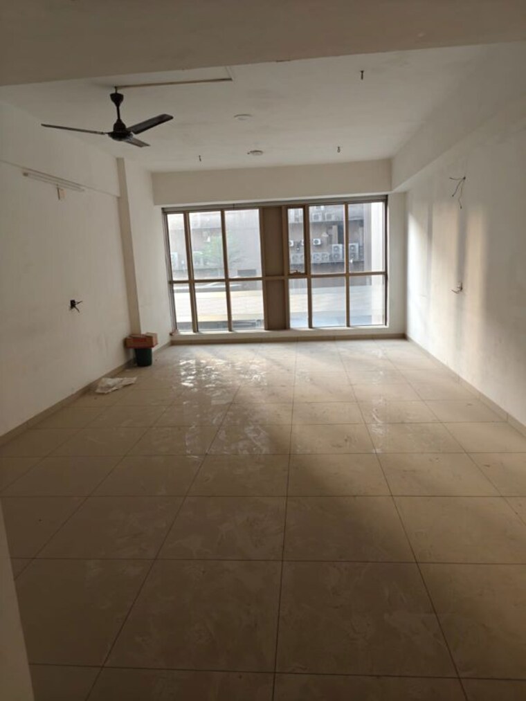 Room, shilp-epitome Commercial Office Space 696 Sq.Ft. In Bodakdev Ahmedabad 10008005