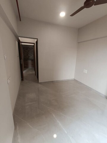 Room in 1 BHK Apartment at Sai Sadan CHS Goregaon, Goregaon East – for Rent