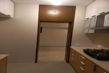 Room in 2 BHK Apartment at Godrej Platinum Mumbai, Vikhroli East – for Sale