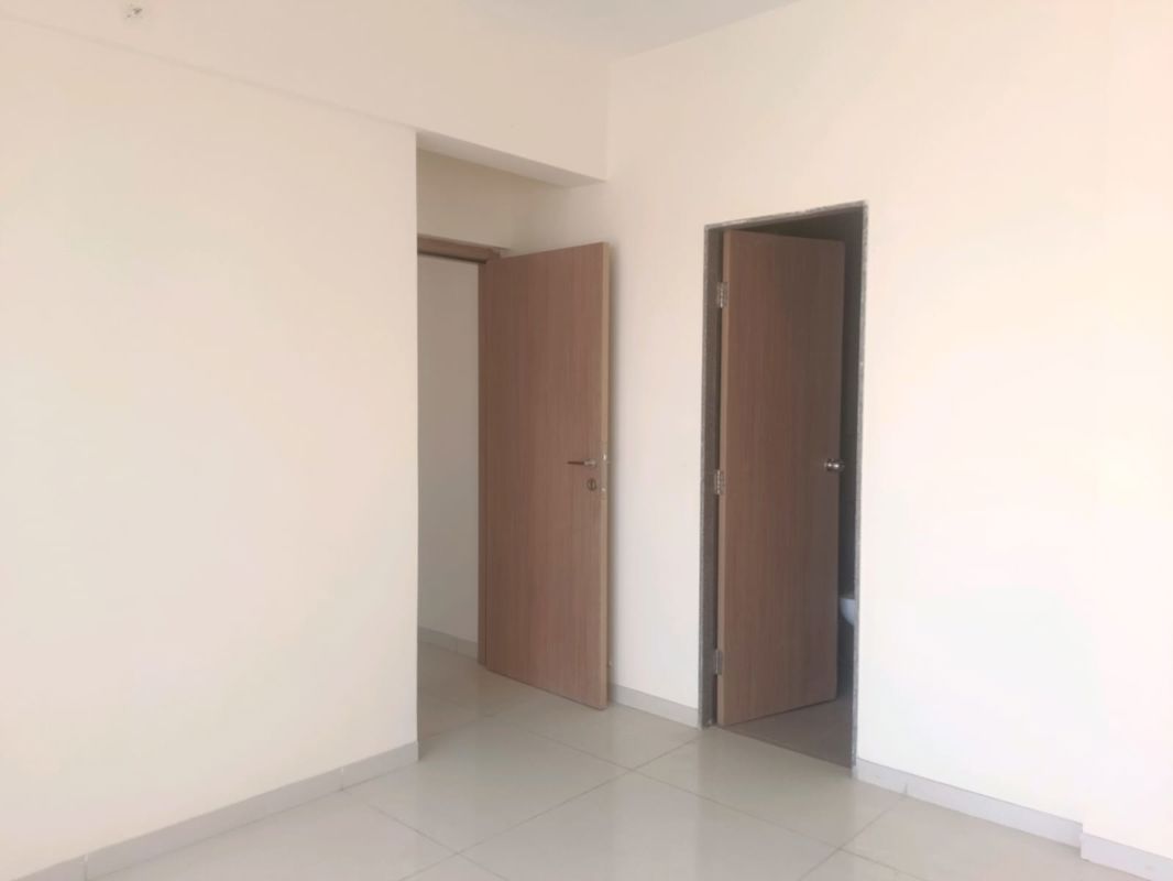 1 BHK +Apartment For Sale in Godrej Nest Kandivali