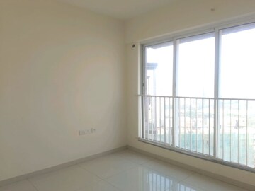 Room in 1 BHK Apartment at Godrej Nest Kandivali, Kandivali East – for Sale