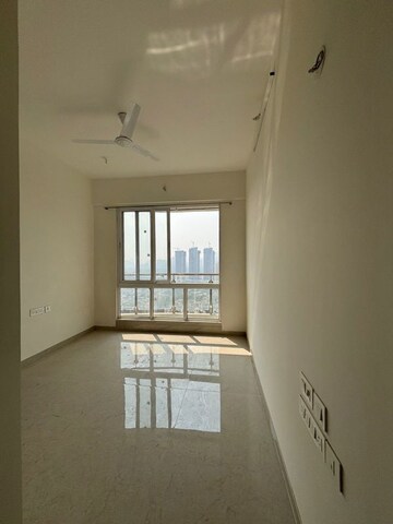 Room in 3 BHK Apartment at Rosa Manhattan, Ghodbunder Road – for Rent