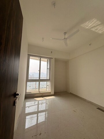 Room in 3 BHK Apartment at Rosa Manhattan, Ghodbunder Road – for Rent