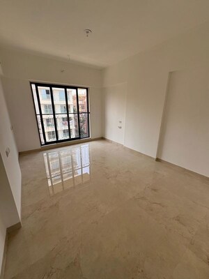 Room in 3 BHK Apartment at Vile Parle West – for Rent