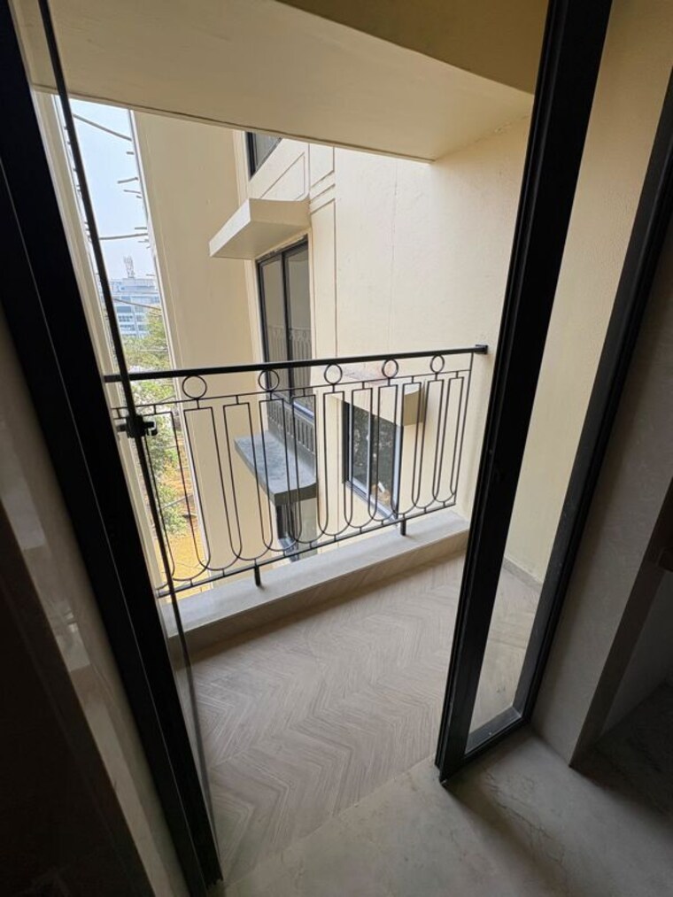 Balcony, vile parle west 3 Bedroom 1100 Sq.Ft. Apartment In Vile Parle West Mumbai 10008142