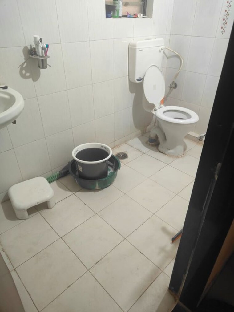 Bathroom, mittal-atria 2 Bedroom 870 Sq.Ft. Apartment In Dhanori Pune 10008265