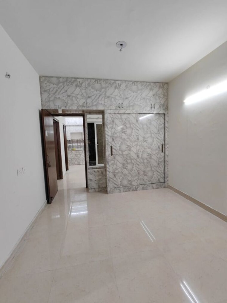 Room, sare-home 4 Bedroom 2020 Sq.Ft. Apartment In Sector 92 Gurgaon 10008150