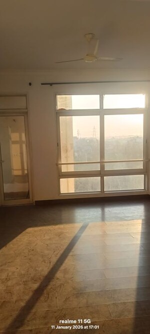 Room in 2 BHK Apartment at Jaypee Greens Pavilion Court, Sector 128 – for Rent