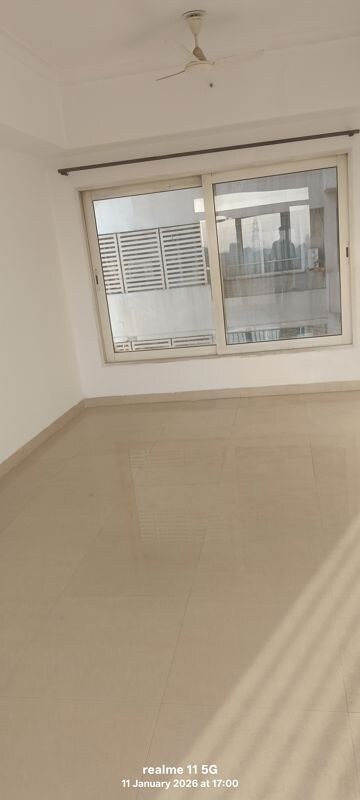 Room in 2 BHK Apartment at Jaypee Greens Pavilion Court, Sector 128 – for Rent