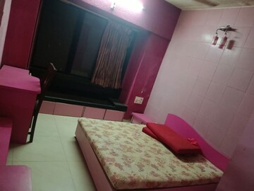 Bedroom in 3 BHK Apartment at Malad West – for Rent