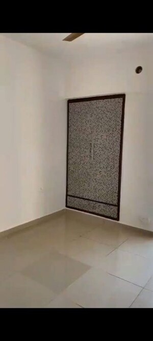 Room in 2 BHK Apartment at Satguru Florence, Kasarvadavali – for Sale