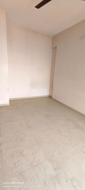 Bedroom in 2 BHK Apartment at Coral Heights, Kavesar – for Rent