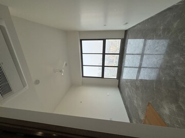 Room in 3.5 BHK Apartment at Prestige Jasdan Classic, Mahalaxmi – for Rent