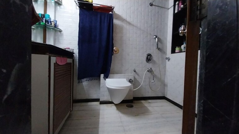 Bathroom, k-raheja-heights 2 Bedroom 1165 Sq.Ft. Apartment In Malad East Mumbai 10003453