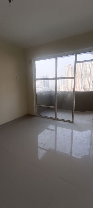 Room in 2 BHK Apartment at Pyramid Midtown, Sector 59 – for Rent