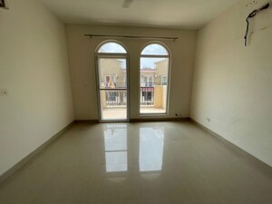 Room in 3 BHK Apartment at Emaar Emerald Floors Premier, Sector 65 – for Sale