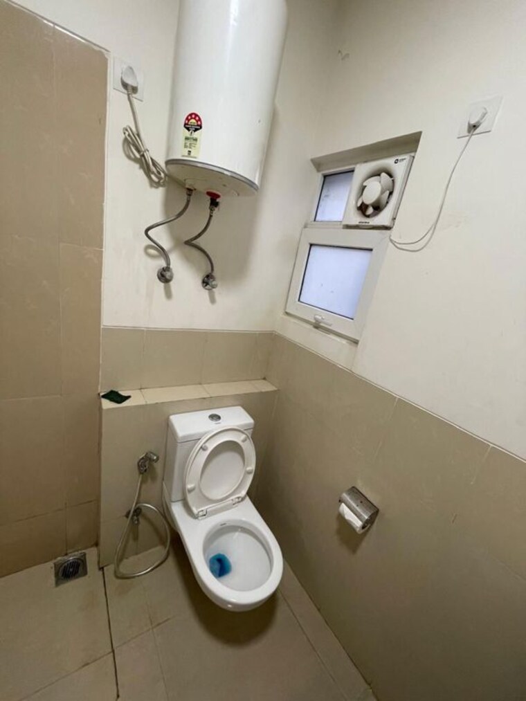 Attached Bathroom, emaar-emerald-floors-premier 3 Bedroom 1650 Sq.Ft. Apartment In Sector 65 Gurgaon 10008526