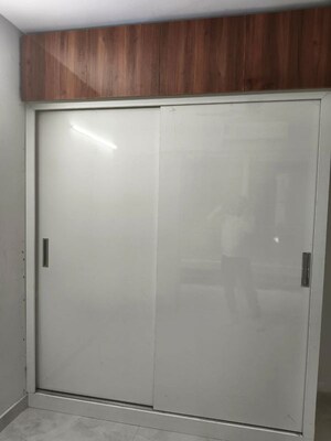 Room in 2 BHK Apartment at Signature Global City, Sector 37d – for Rent