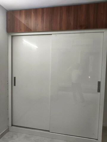 Room in 2 BHK Apartment at Signature Global City, Sector 37d – for Rent