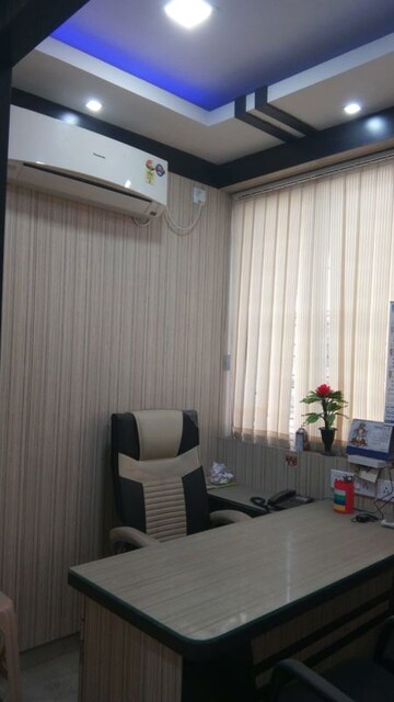  Office Space For Sale in Bbd Bagh