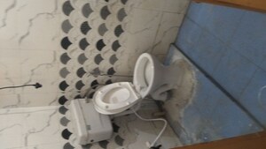 Bathroom in Studio Apartment at Arun Vihar Sector 37, Sector 37 – for Rent