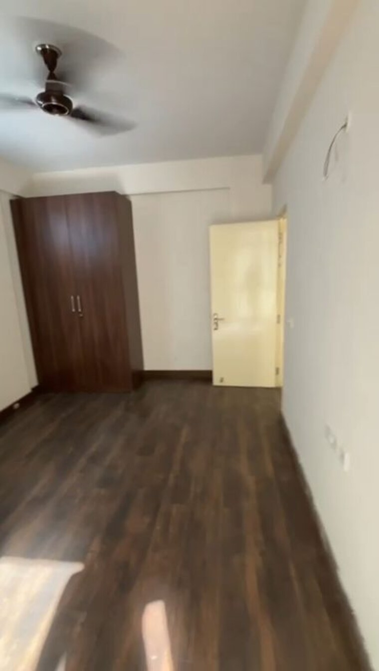 Bedroom, wave-executive-floors 2 Bedroom 900 Sq.Ft. Apartment In Wave City Ghaziabad 10008615