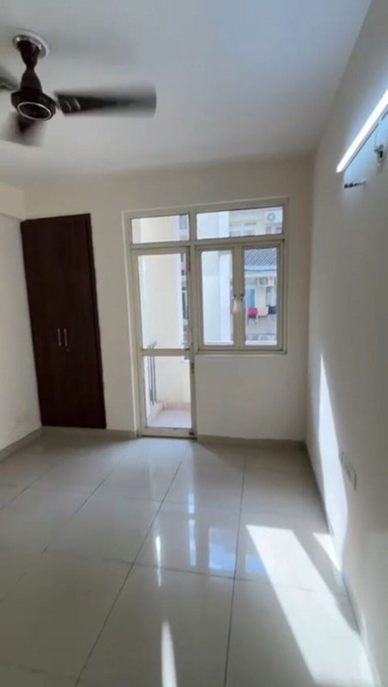 Room, wave-executive-floors 2 Bedroom 900 Sq.Ft. Apartment In Wave City Ghaziabad 10008615