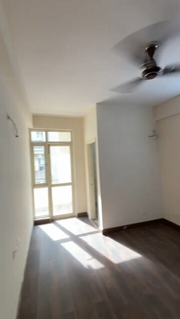 Room in 2 BHK Apartment at Wave Executive Floors, Wave City – for Rent