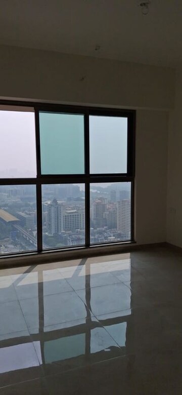 Room in 2 BHK Apartment at Metro Millennium, Malad West – for Rent