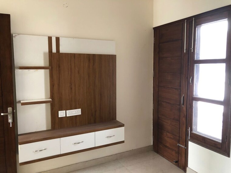 Room, aerocity 2 Bedroom 130 Sq.Yd. Builder Floor In Aerocity Mohali 10008657