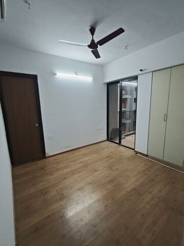 Room in 2 BHK Apartment at Lodha Downtown, Dombivli East – for Rent