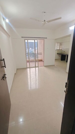 Room in 2 BHK Apartment at Jalan Aura County Pune, Wagholi – for Rent