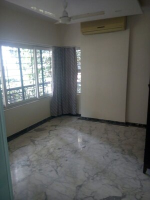 Room in 3 BHK Apartment at Supreme Ecstasy II, Khar West – for Rent
