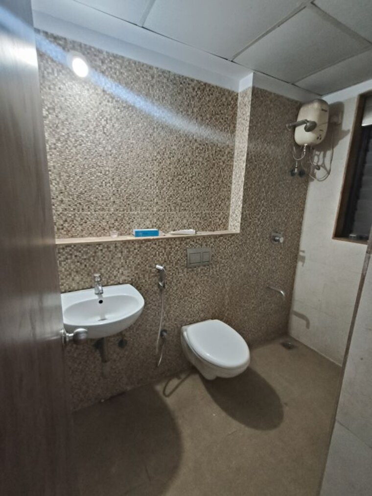 Bathroom, lodha-downtown 2 Bedroom 638 Sq.Ft. Apartment In Dombivli East Thane 10008671