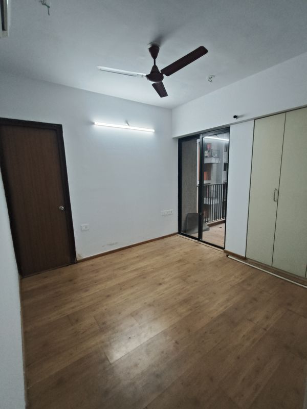 2 BHK + Pooja Room,Extra Room Apartment For Sale in Lodha Downtown