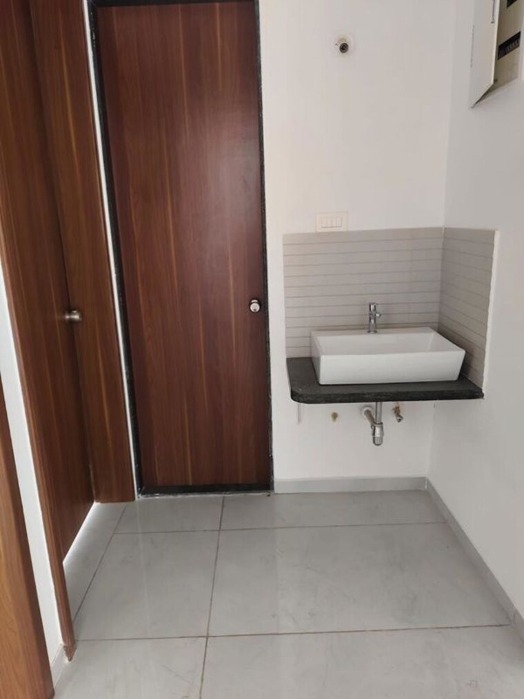 Bathroom, mantra-mirari 4 Bedroom 1649 Sq.Ft. Apartment In Koregaon Park Pune 10008707