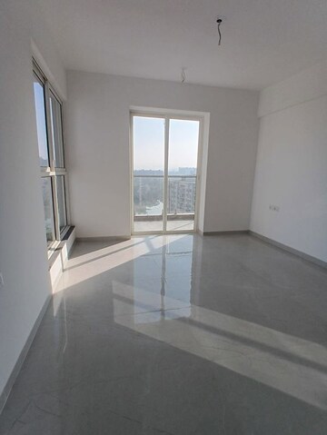 Room in 3 BHK Apartment at Goel Ganga Serio E F Building, Kharadi – for Rent