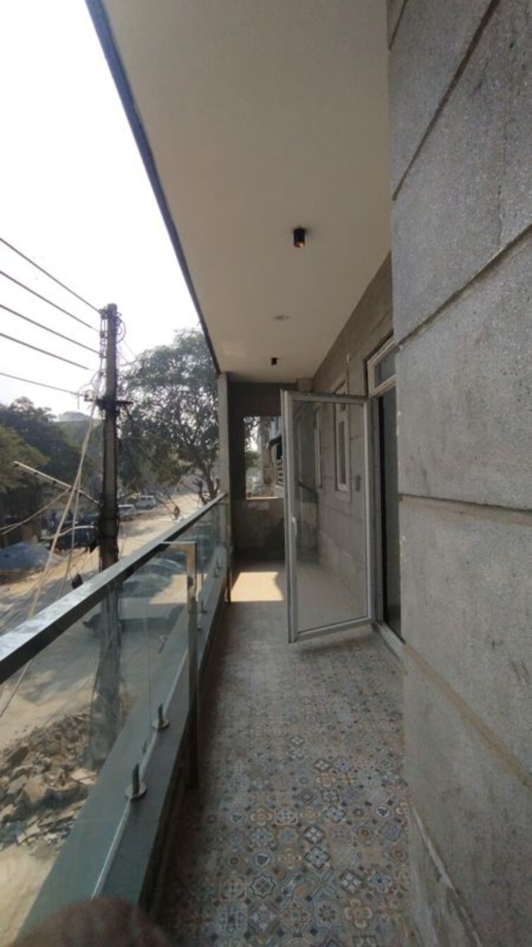 Balcony, green fields colony 4 Bedroom 270 Sq.Yd. Builder Floor In Green Fields Colony Faridabad 10008719