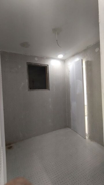 Room in 4 BHK Builder Floor at Green Fields Colony – for Sale