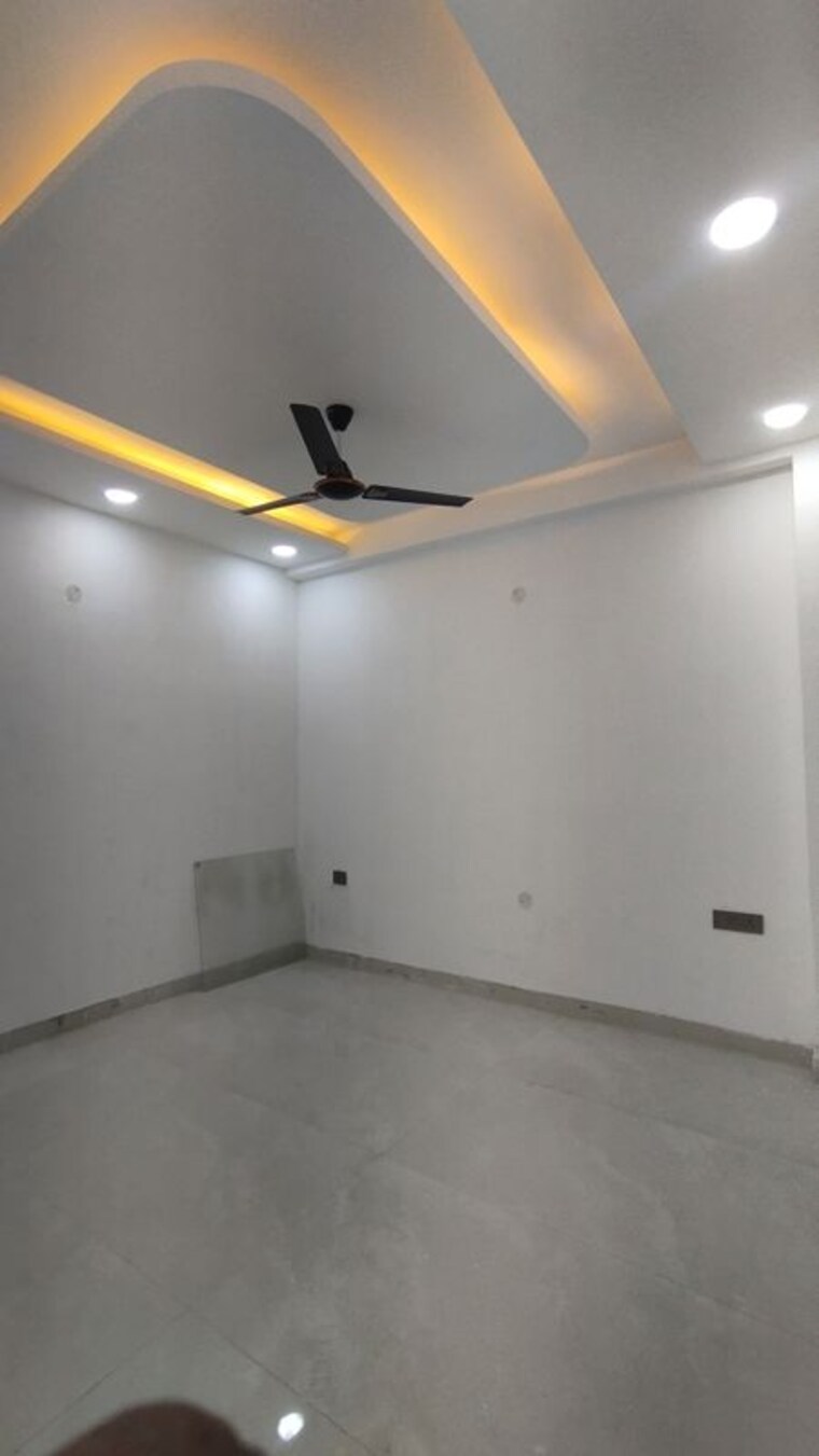 Room, green fields colony 4 Bedroom 270 Sq.Yd. Builder Floor In Green Fields Colony Faridabad 10008719