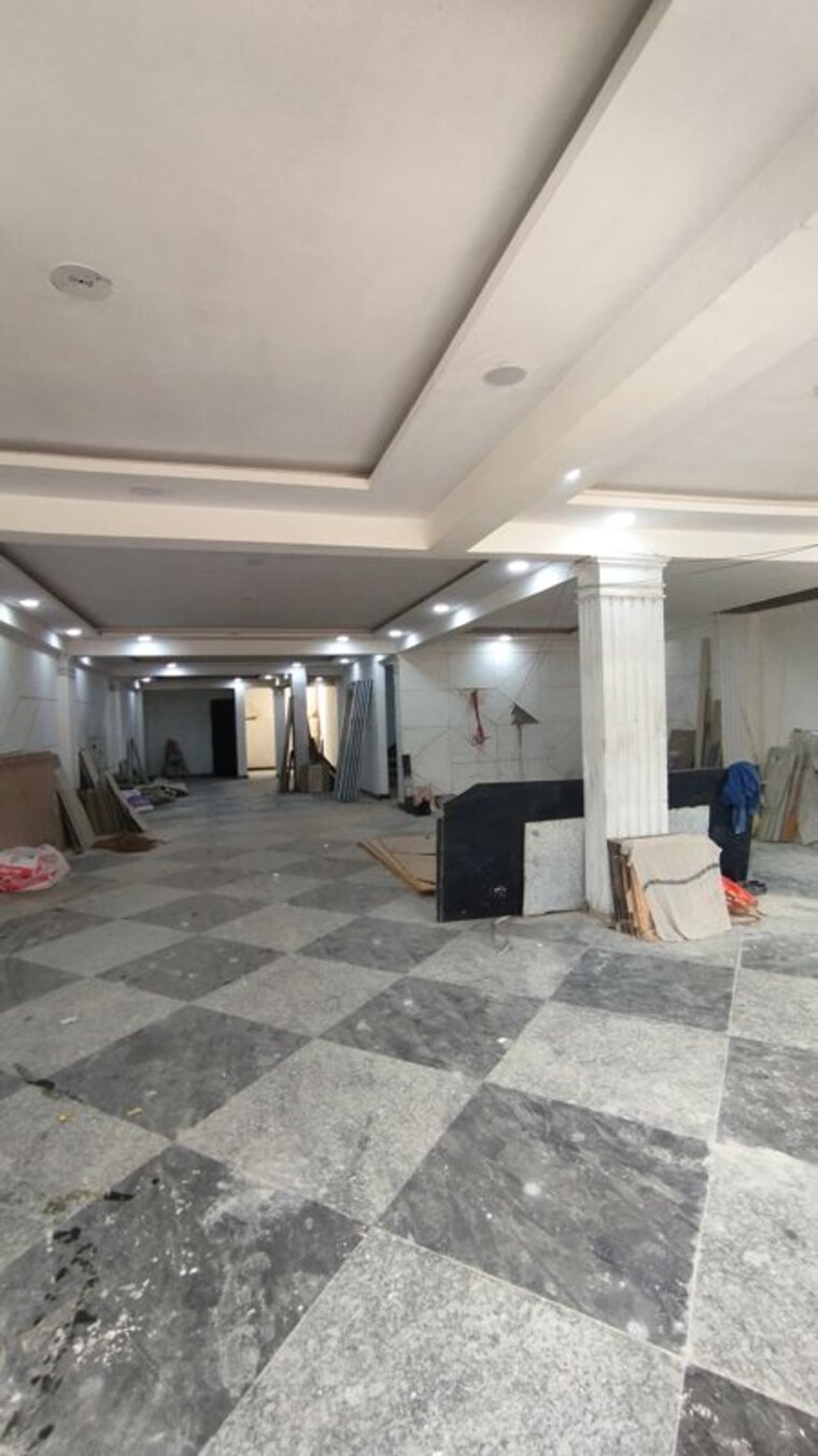  Parking, green fields colony 4 Bedroom 270 Sq.Yd. Builder Floor In Green Fields Colony Faridabad 10008719