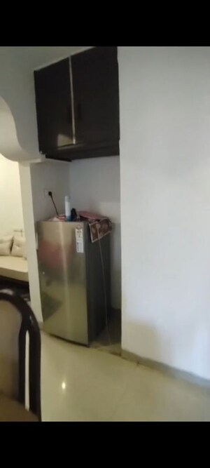 Furnished Amenities in 3 BHK Apartment at Highway Rose CHS, Vile Parle East – for Rent