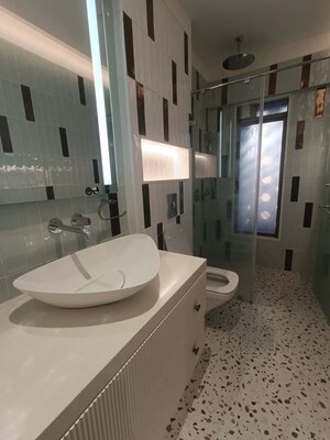 Bathroom in 4 BHK Apartment at Ekta Trinity, Santacruz West – for Sale