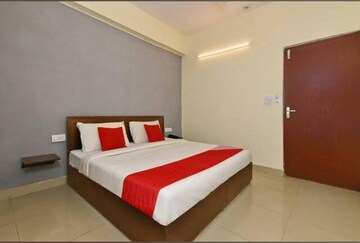 Room in  Pg at Green Fields Colony – for Rent