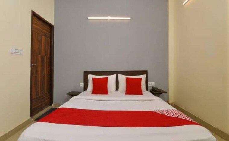 Room, green fields colony Pg For Boys & Girls In Green Fields Colony 10005344
