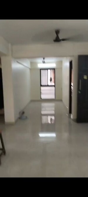 Room in 3 BHK Apartment at Vile Parle East – for Sale