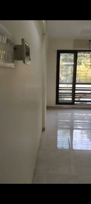 Room in 3 BHK Apartment at Vile Parle East – for Sale
